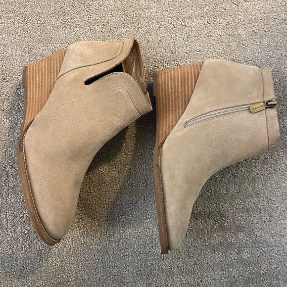 Blondo Shoes - BLONDO waterproof suede ankle Boots